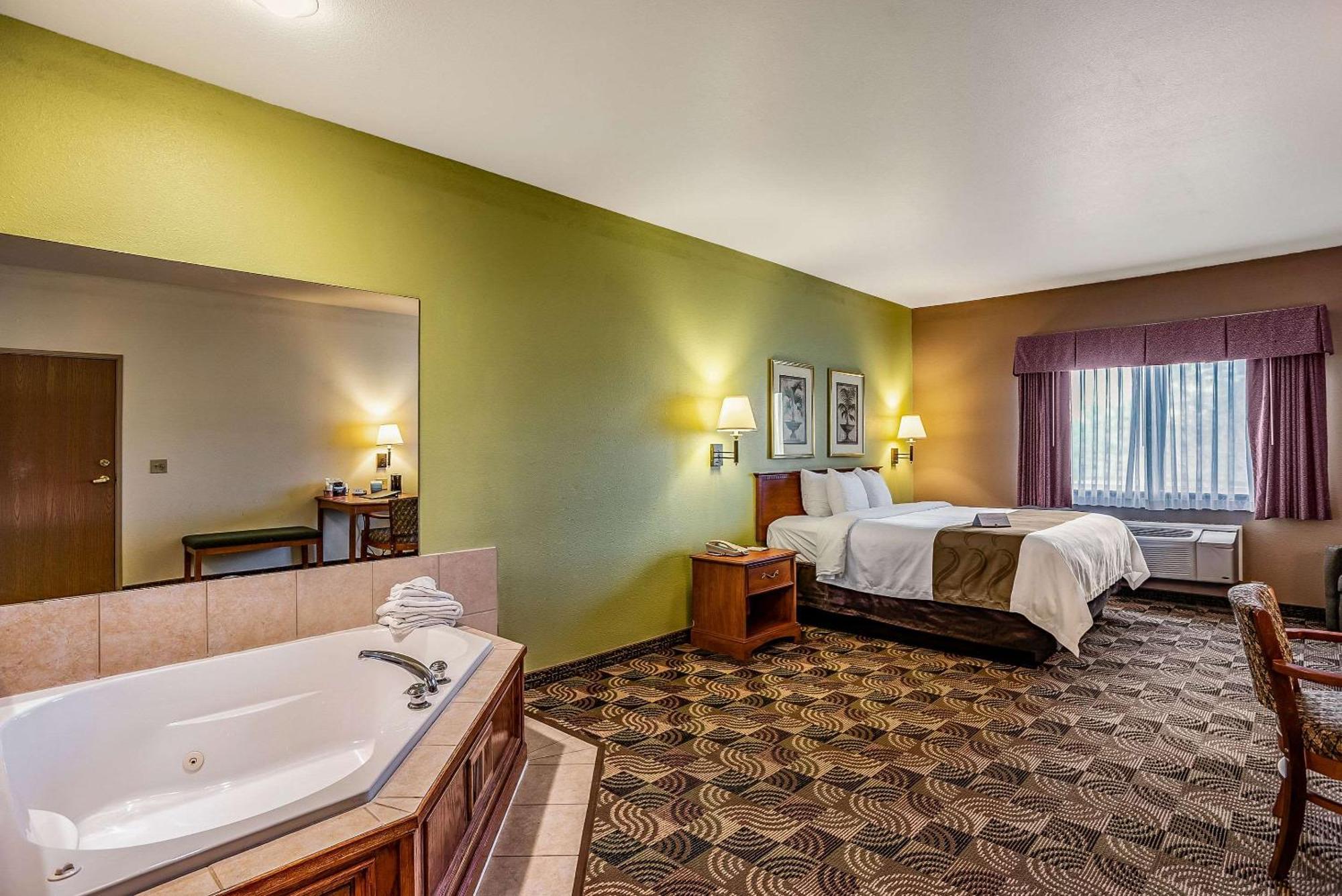 Quality Inn & Suites Hannibal Ngoại thất bức ảnh